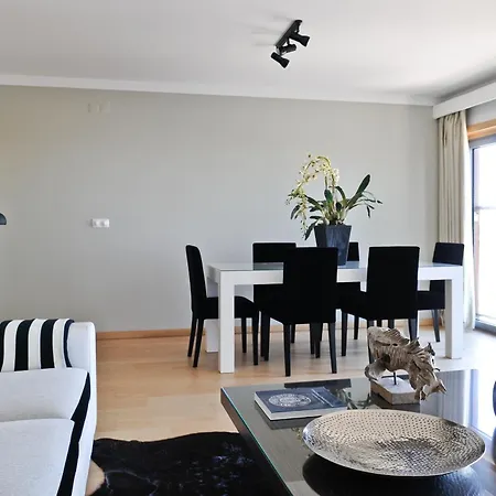 Panoramic Living Apartment *